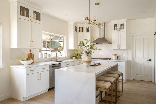 10496 S Stelling Road, Cupertino, CA 95014