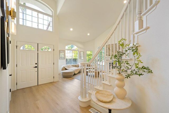 10496 S Stelling Road, Cupertino, CA 95014