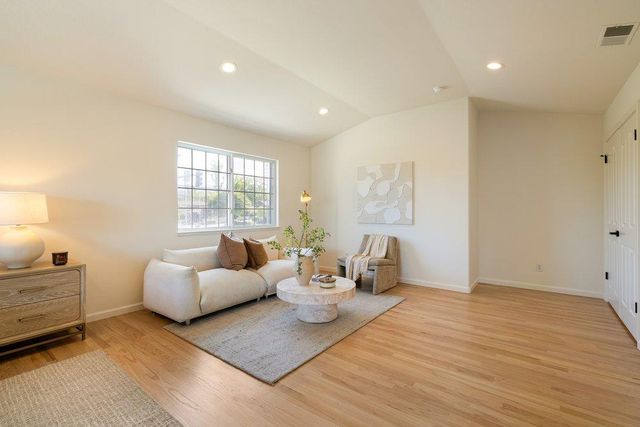 10496 S Stelling Road, Cupertino, CA 95014