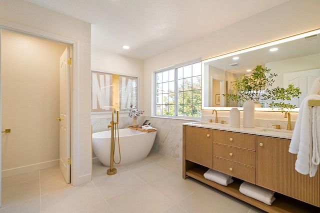 10496 S Stelling Road, Cupertino, CA 95014