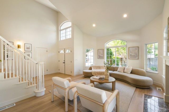 10496 S Stelling Road, Cupertino, CA 95014