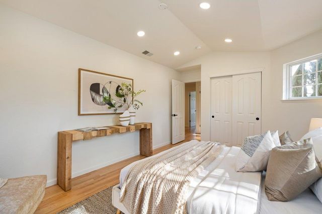 10496 S Stelling Road, Cupertino, CA 95014