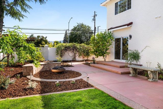 10496 S Stelling Road, Cupertino, CA 95014