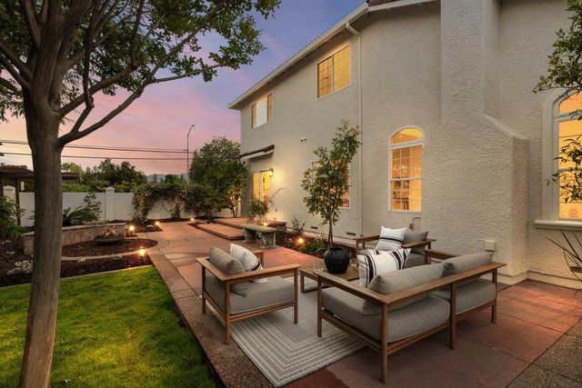 10496 S Stelling Road, Cupertino, CA 95014