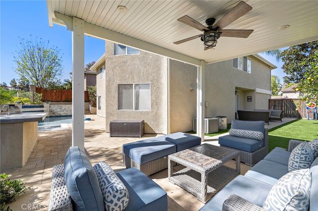 6 Las Pisadas, Rancho Santa Margarita, CA 92688