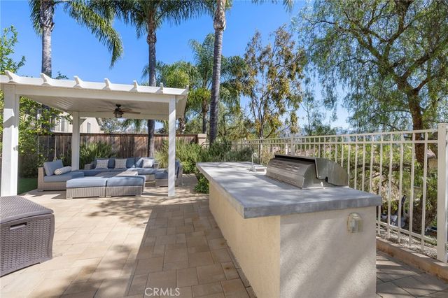 6 Las Pisadas, Rancho Santa Margarita, CA 92688