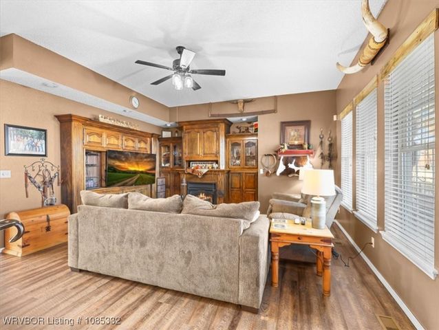 15562 State Highway 83, Howe, OK 74940