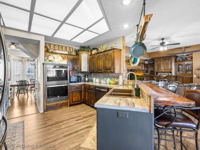 15562 State Highway 83, Howe, OK 74940