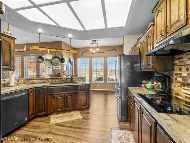 15562 State Highway 83, Howe, OK 74940