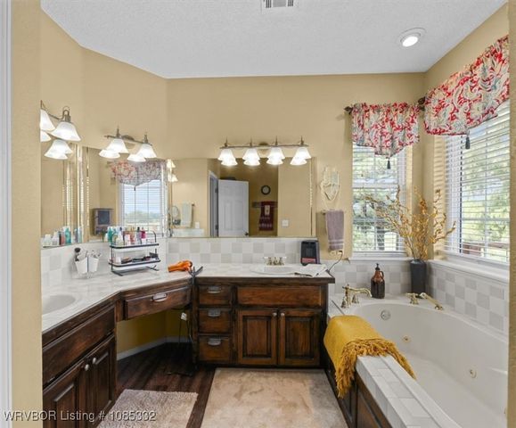 15562 State Highway 83, Howe, OK 74940