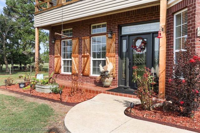 15562 State Highway 83, Howe, OK 74940