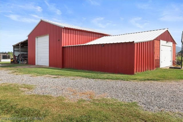 15562 State Highway 83, Howe, OK 74940