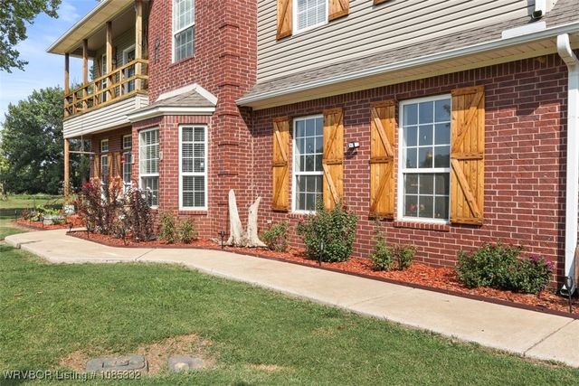 15562 State Highway 83, Howe, OK 74940