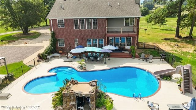 15562 State Highway 83, Howe, OK 74940