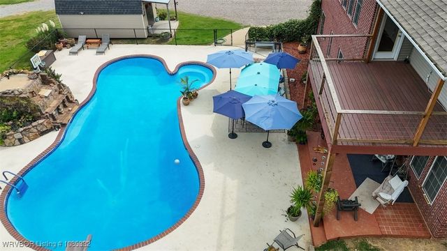 15562 State Highway 83, Howe, OK 74940