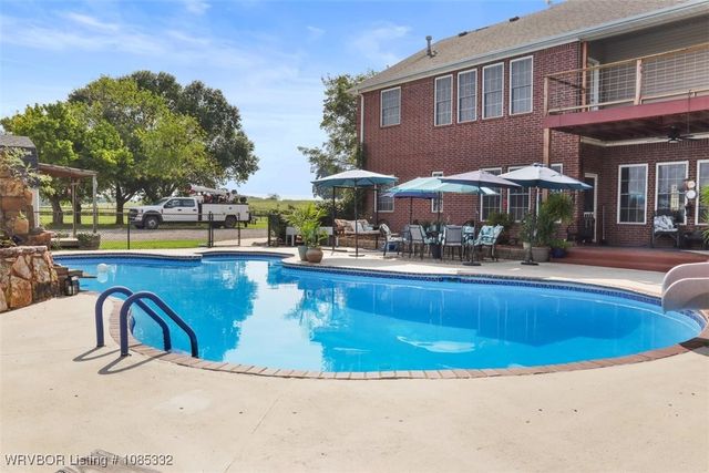 15562 State Highway 83, Howe, OK 74940