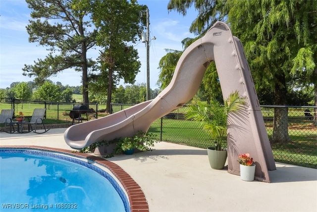 15562 State Highway 83, Howe, OK 74940