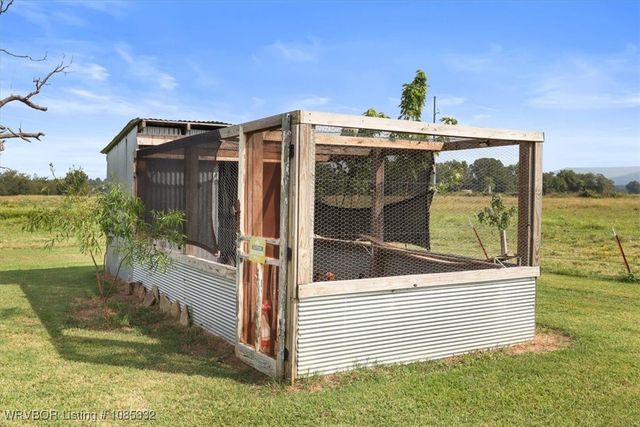 15562 State Highway 83, Howe, OK 74940