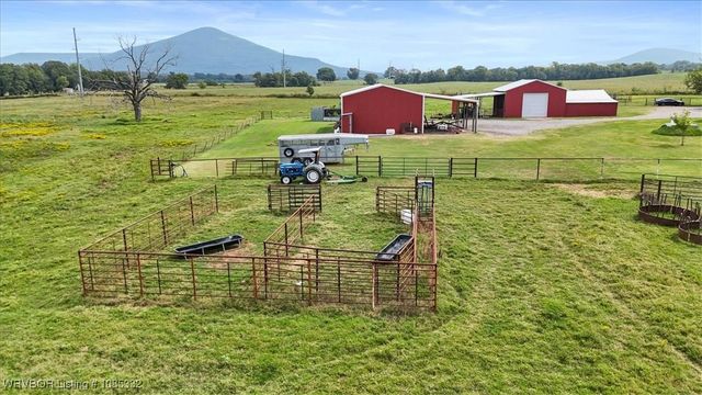 15562 State Highway 83, Howe, OK 74940