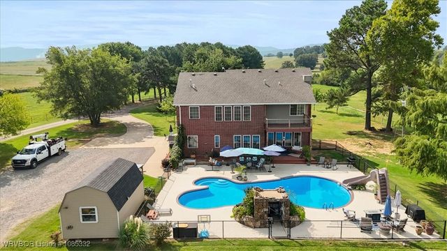 15562 State Highway 83, Howe, OK 74940