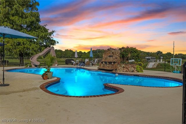 15562 State Highway 83, Howe, OK 74940