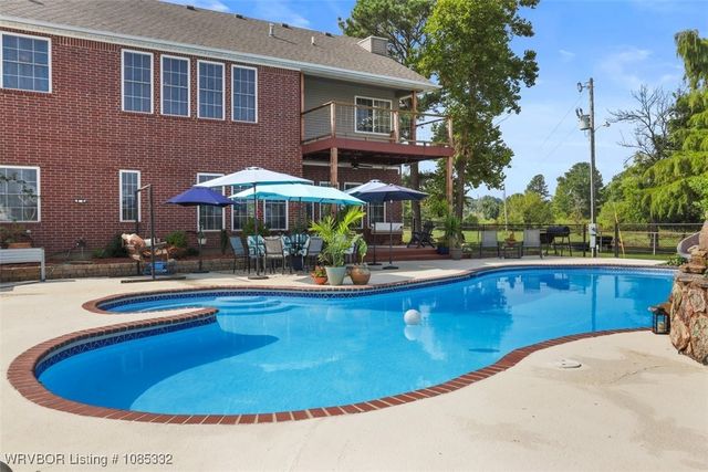 15562 State Highway 83, Howe, OK 74940