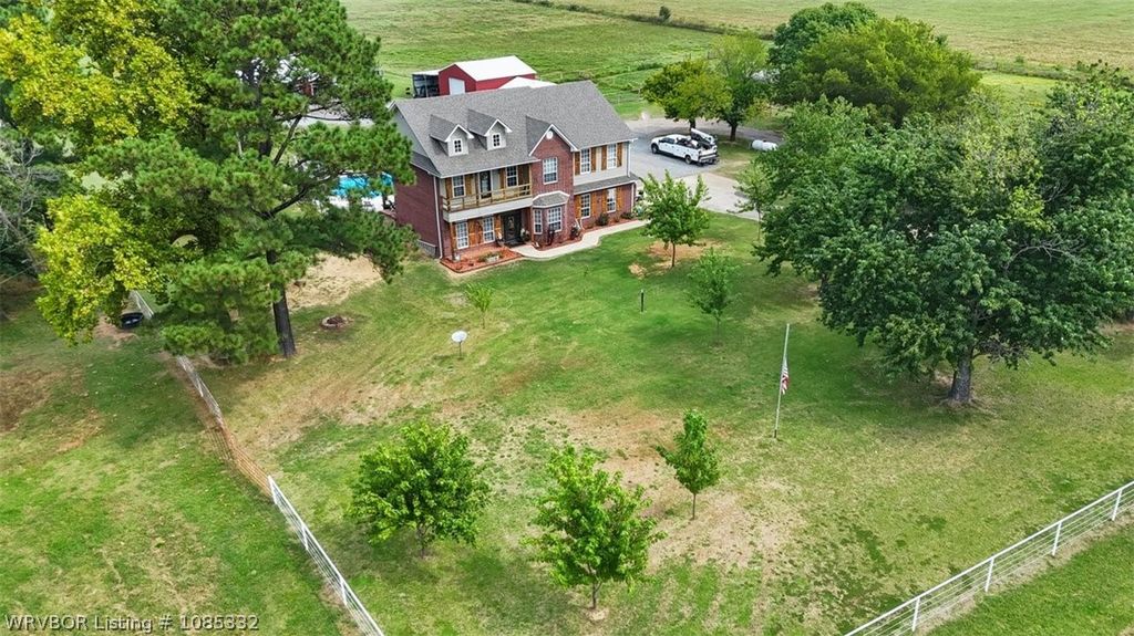 15562 State Highway 83, Howe, OK 74940