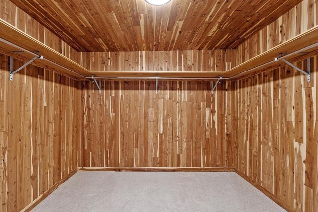 21 Wildewood Dr, Lynnfield, MA 01940