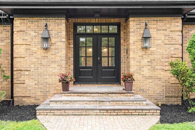 21 Wildewood Dr, Lynnfield, MA 01940