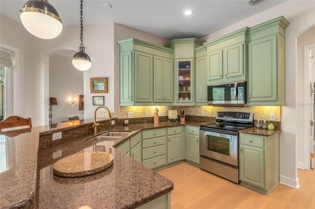 6957 NW 54TH LOOP, Ocala, FL 34482