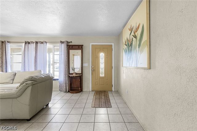 4033 Country Club BLVD, Cape Coral, FL 33904