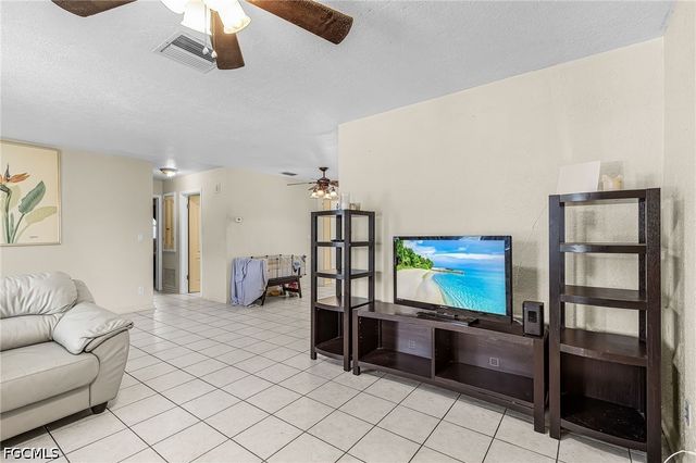 4033 Country Club BLVD, Cape Coral, FL 33904