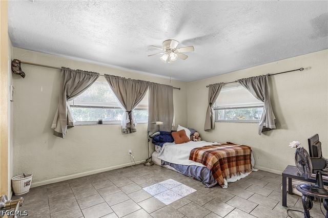 4033 Country Club BLVD, Cape Coral, FL 33904