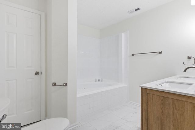 109 HILLTOP CT, Cross Junction, VA 22625