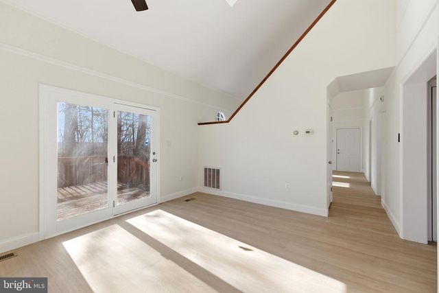 109 HILLTOP CT, Cross Junction, VA 22625