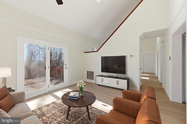 109 HILLTOP CT, Cross Junction, VA 22625