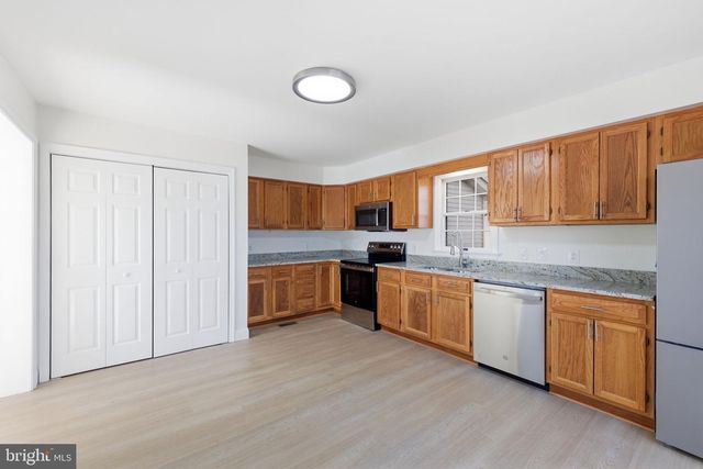 109 HILLTOP CT, Cross Junction, VA 22625