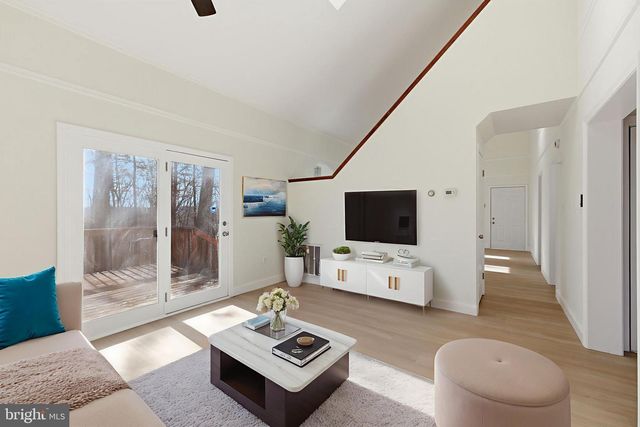 109 HILLTOP CT, Cross Junction, VA 22625