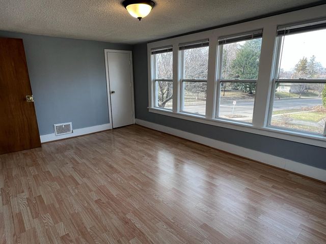 780 Dodd Road, West Saint Paul, MN 55118