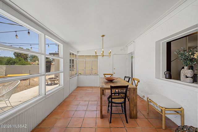 3975 E Louis Lane, Tucson, AZ 85712