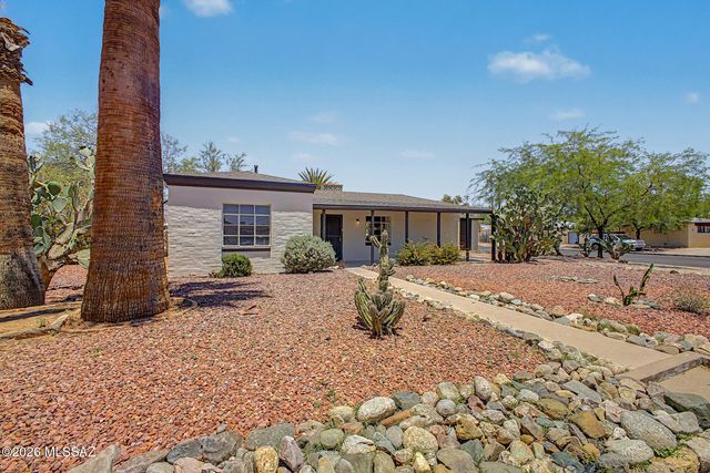 3975 E Louis Lane, Tucson, AZ 85712