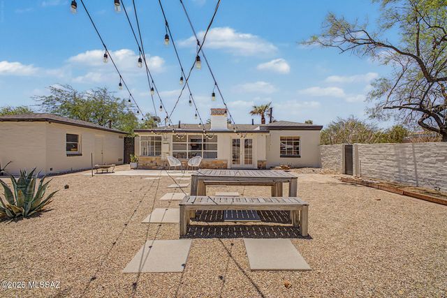 3975 E Louis Lane, Tucson, AZ 85712