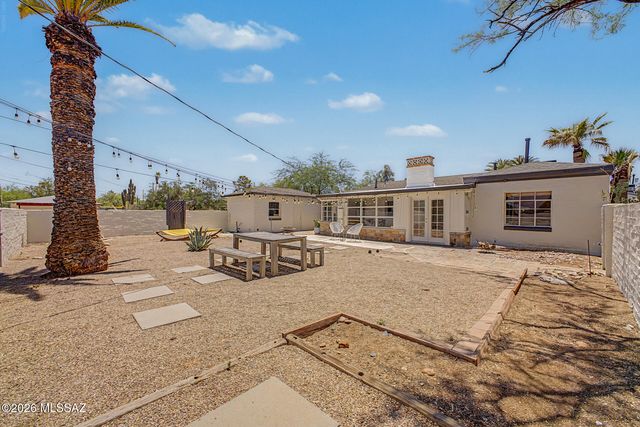 3975 E Louis Lane, Tucson, AZ 85712