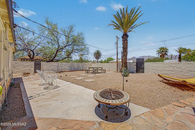 3975 E Louis Lane, Tucson, AZ 85712