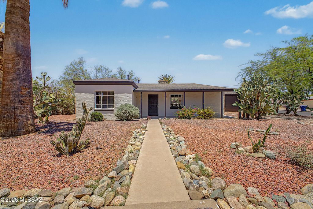 3975 E Louis Lane, Tucson, AZ 85712