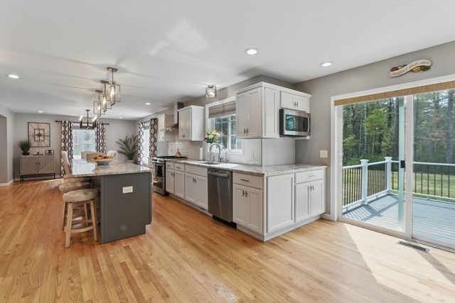 6 Happy Acres Lane, East Longmeadow, MA 01028