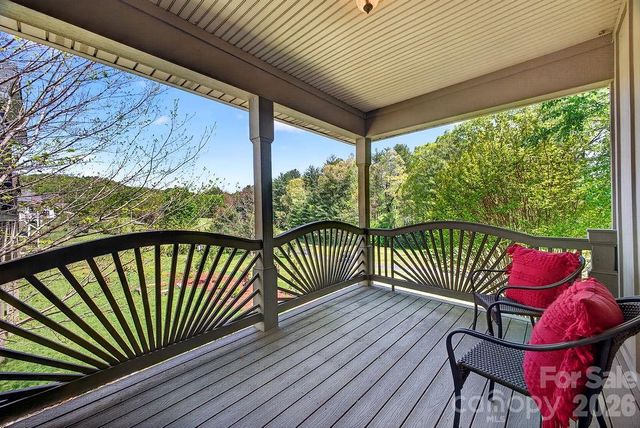 24 Triple Fairways Drive, Hendersonville, NC 28739