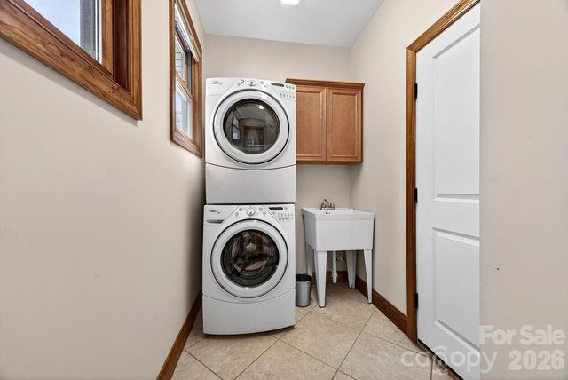 24 Triple Fairways Drive, Hendersonville, NC 28739