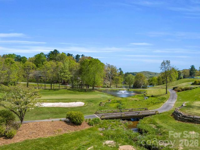 24 Triple Fairways Drive, Hendersonville, NC 28739