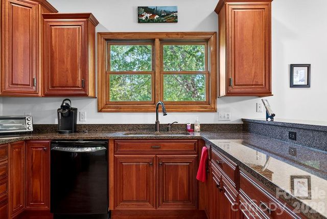 24 Triple Fairways Drive, Hendersonville, NC 28739